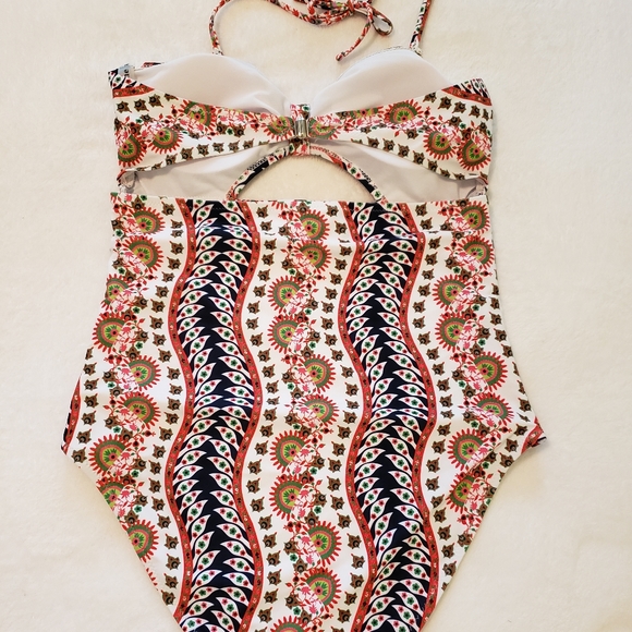 Like new one piece Cupshe swimsuit - Picture 4 of 4